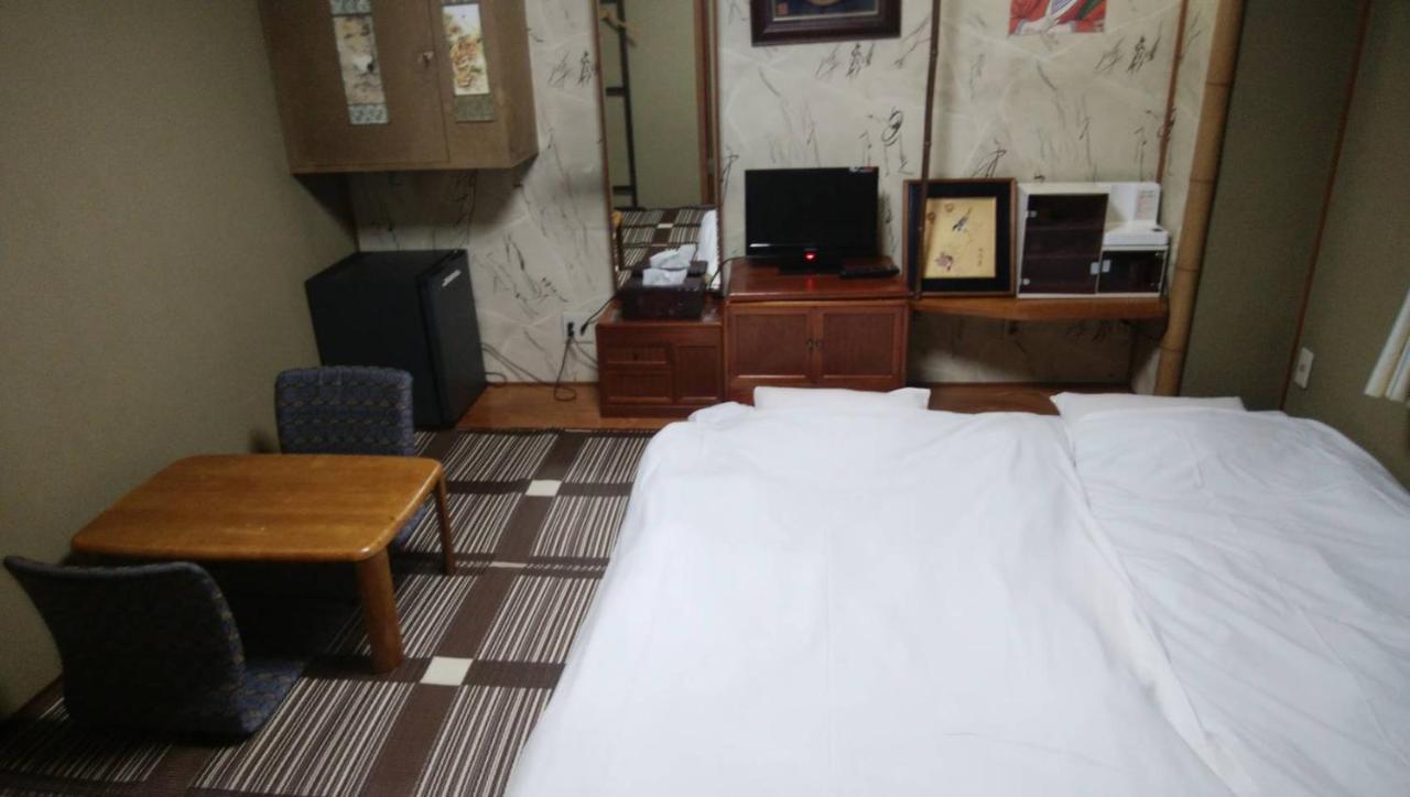 Family & Bakpak Tokyo Hostel Exterior photo